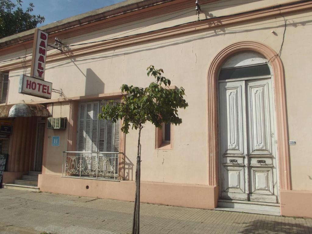 Hotel Danaly Салто Екстериор снимка